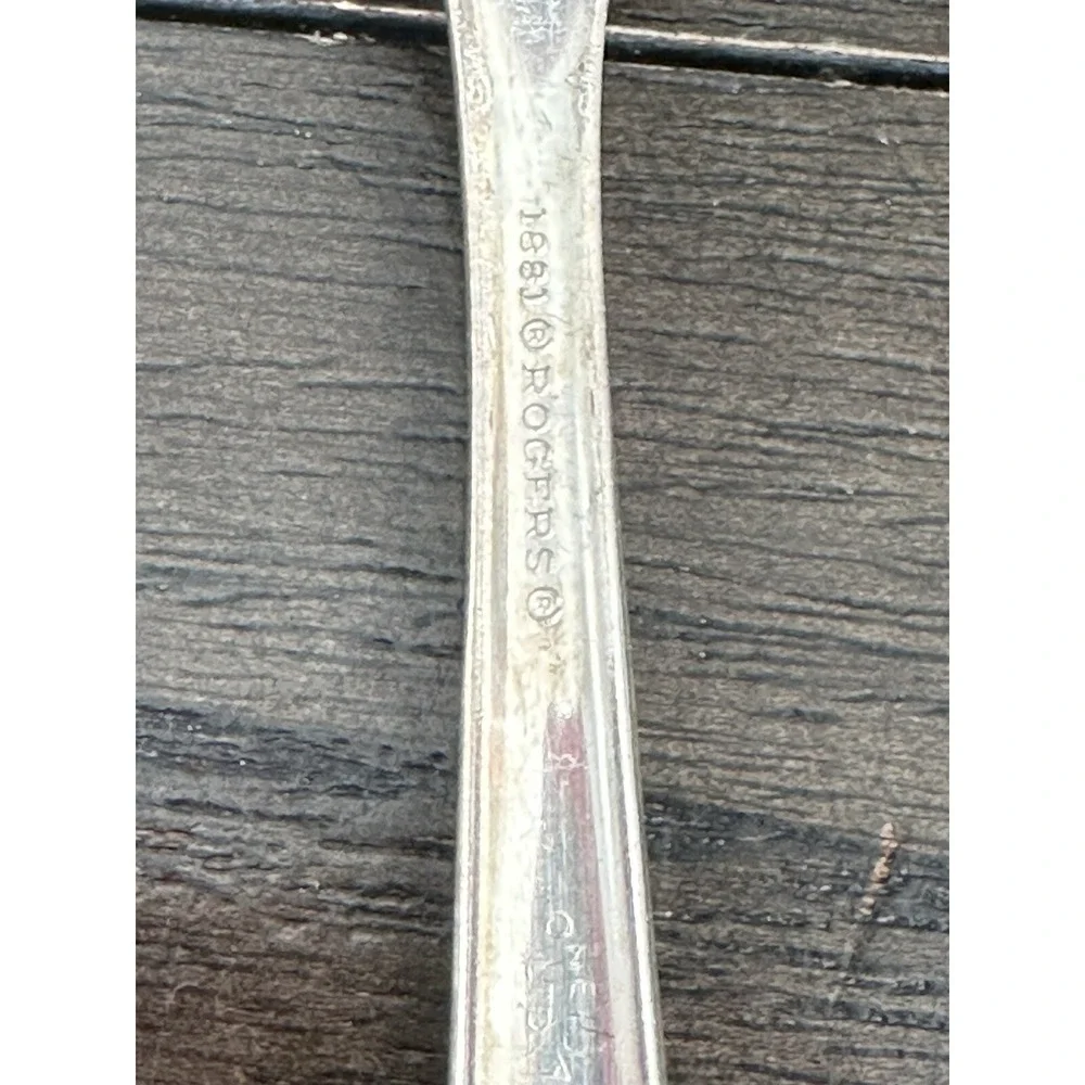 Lots Of 4 Oneida Ltd 1881 Sliverplate Rogers Soup Spoon